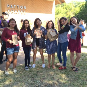 The Sidekick staff writer Aisha Espinosa, far left, joins her discussion group for one last at the YFL New Beginnings retreat in Duncanville as it ended on Oct. 26. The weekend proved to be a powerful, spiritual experience for Espinosa. Photo courtesy of  Xena Bui. 