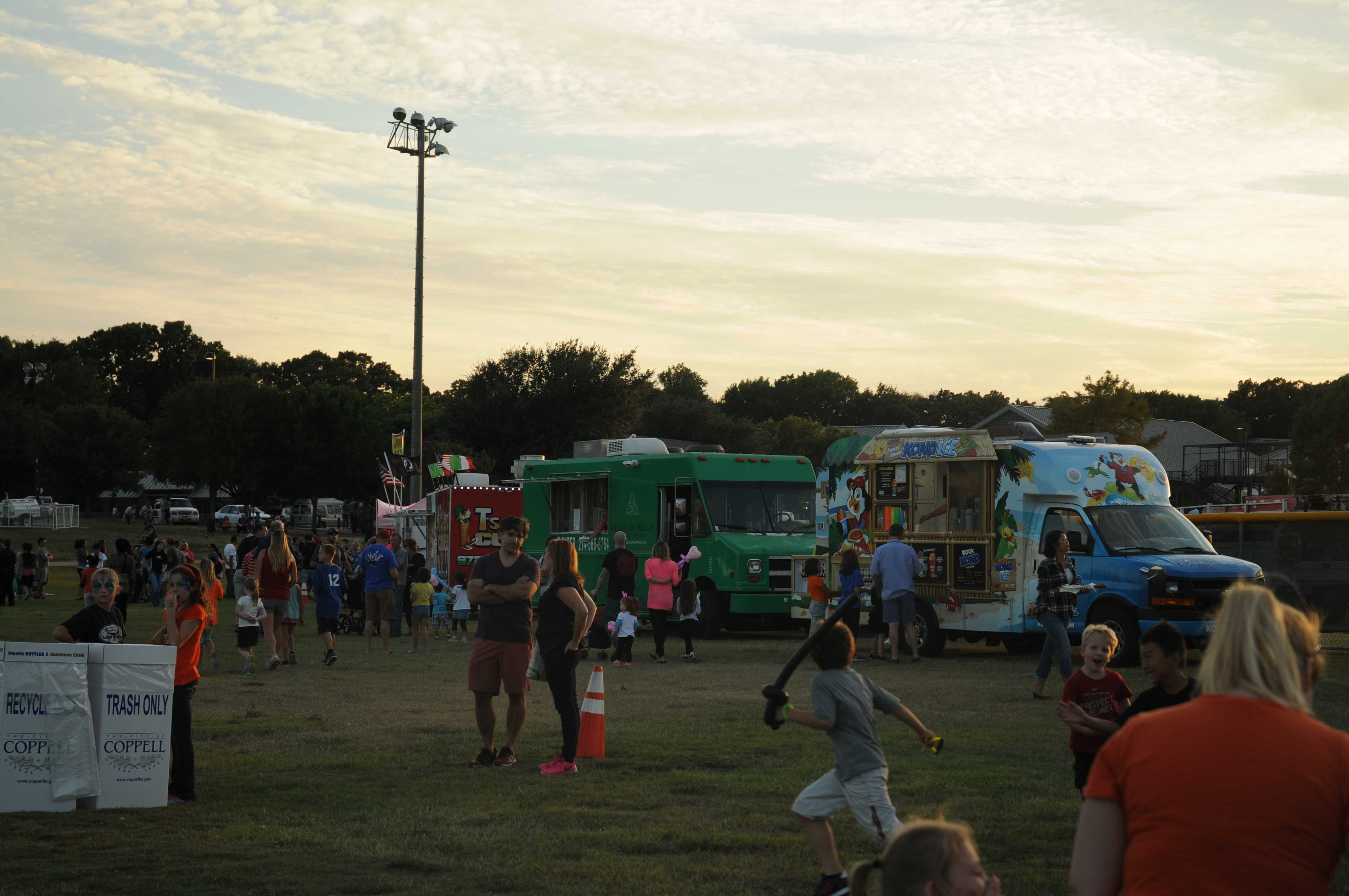 Oak Fest shows off unique goods, strength of community Coppell